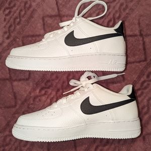 New white Nike Air Force 1 size 6.5 men's so that's a size 8 in woman NEVER worn